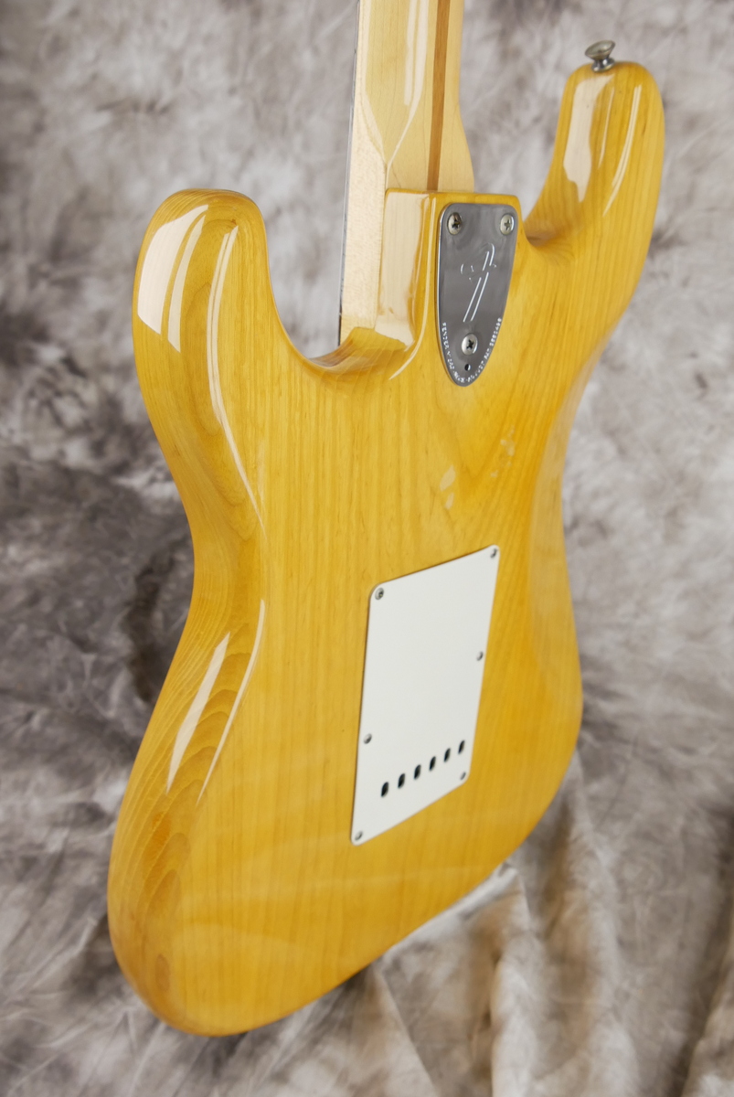 Fender_Stratocaster_natural_one_owner_1977-007.JPG