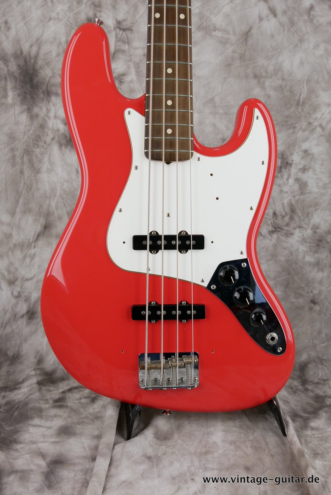 Fender-Jazz-Bass-64-Custom-Shop-Reissue-fiesta-red-002.JPG
