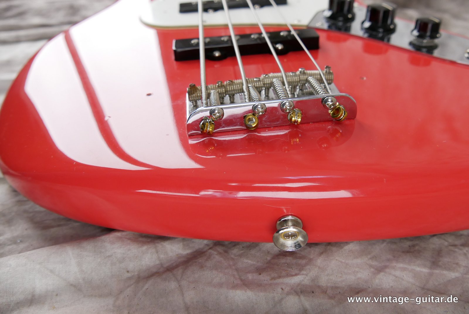 Fender-Jazz-Bass-64-Custom-Shop-Reissue-fiesta-red-016.JPG