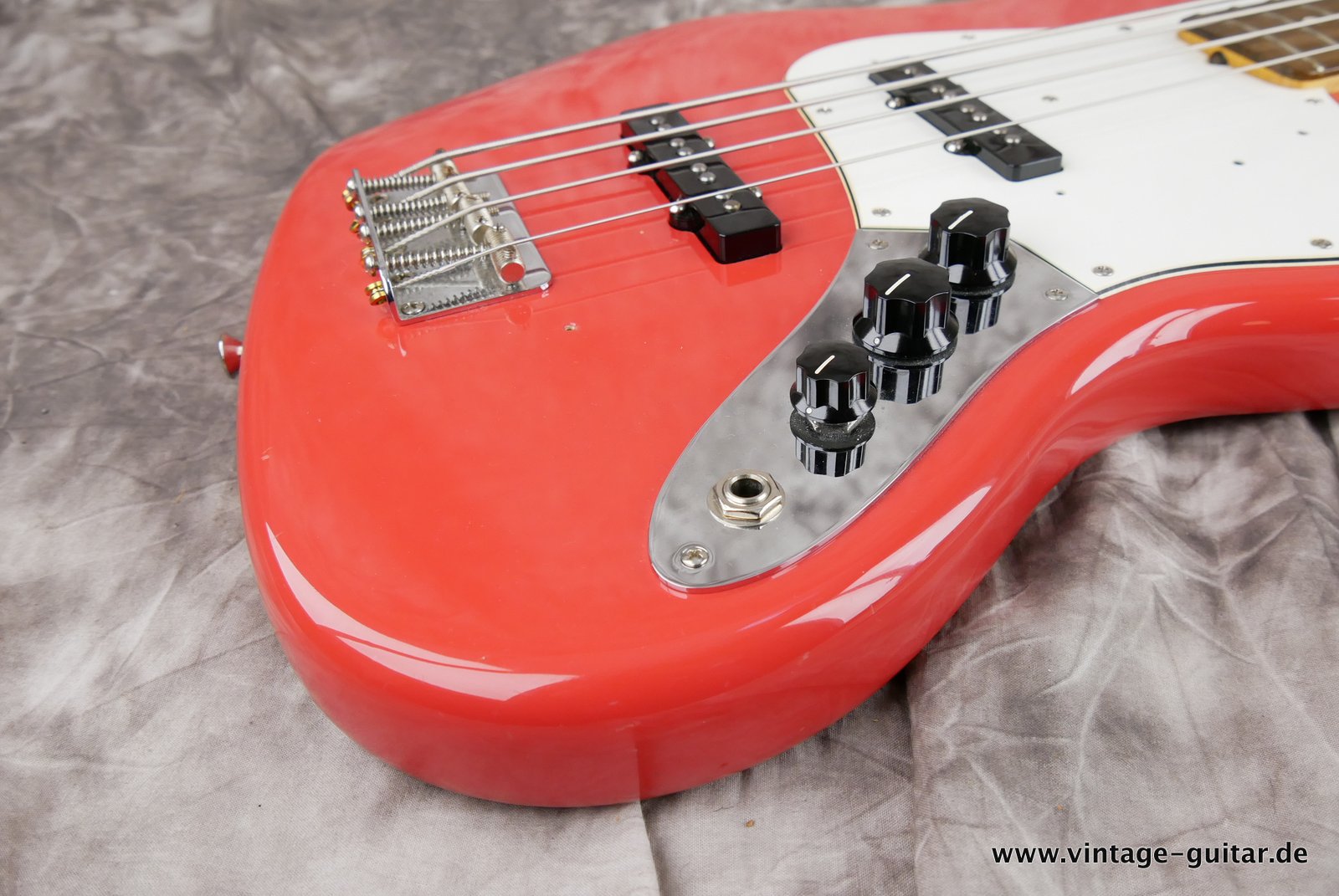 Fender-Jazz-Bass-64-Custom-Shop-Reissue-fiesta-red-017.JPG
