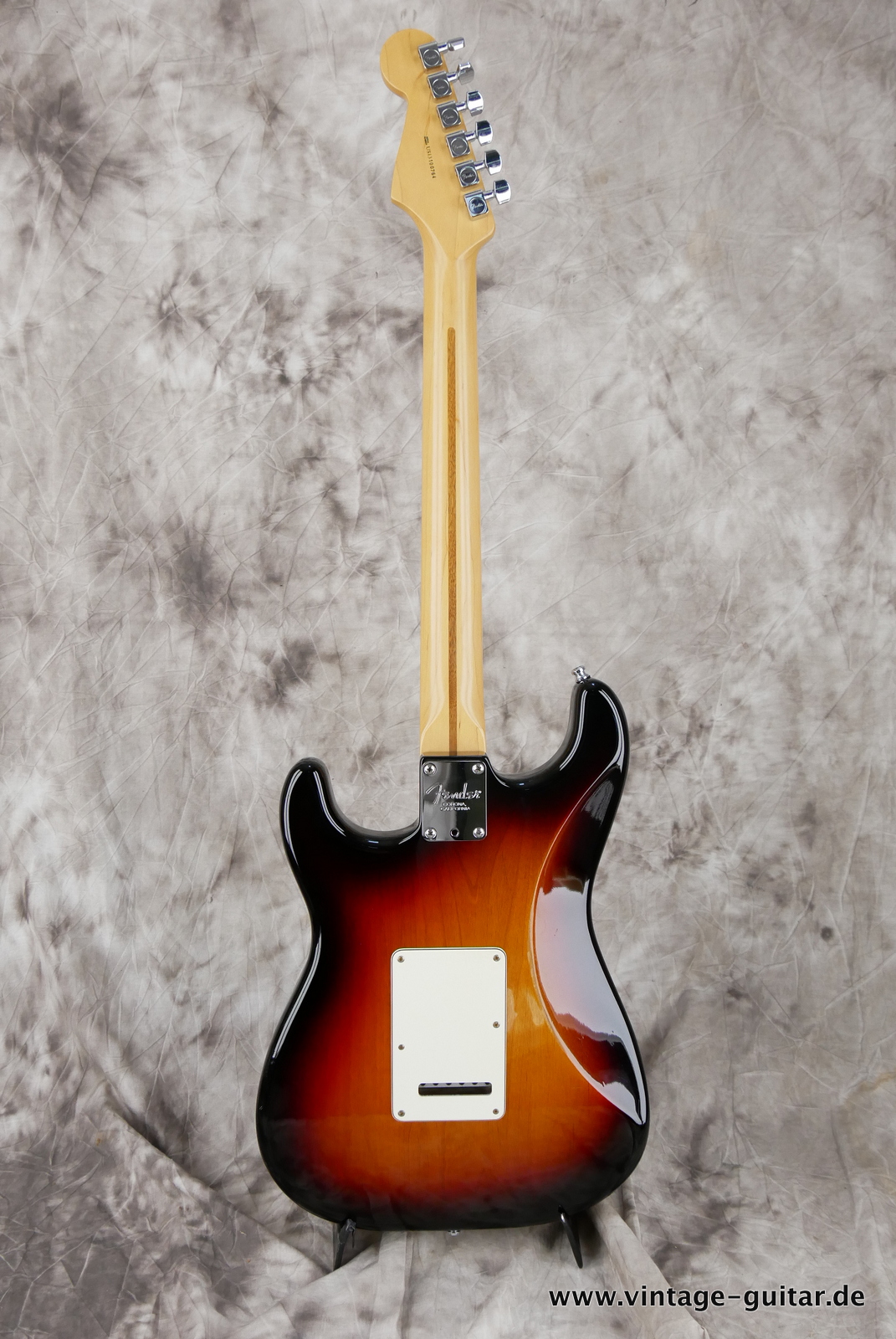 Fender-Stratocaster-2013-sunburst-003.JPG