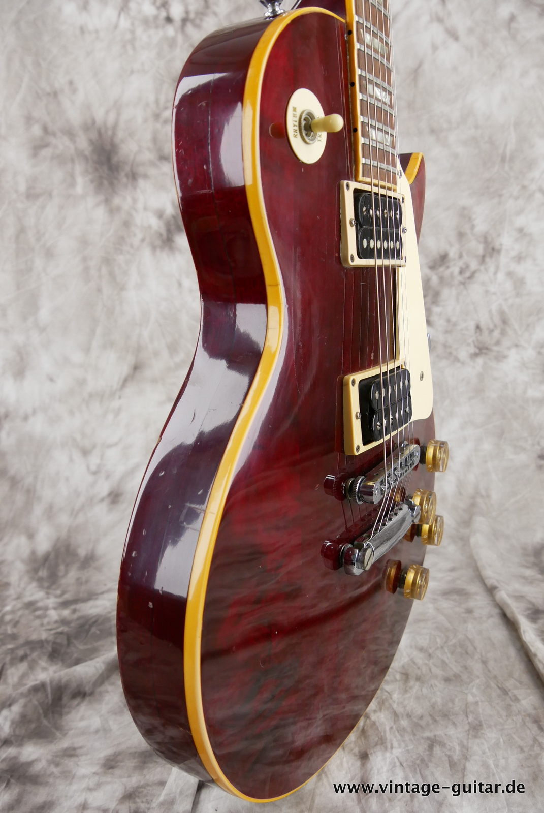 Gibson-LPStandard-winered-1976-005.JPG