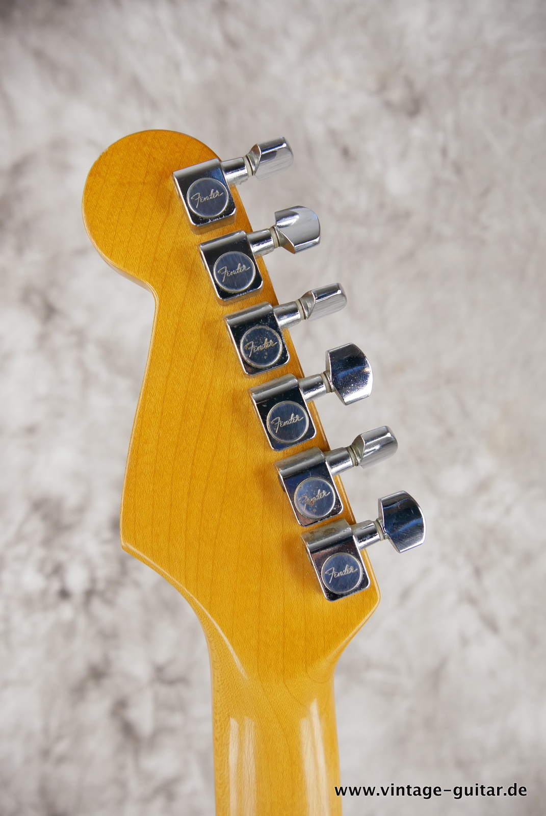 Fender-Stratocaster-1987-dakota-red-009.JPG