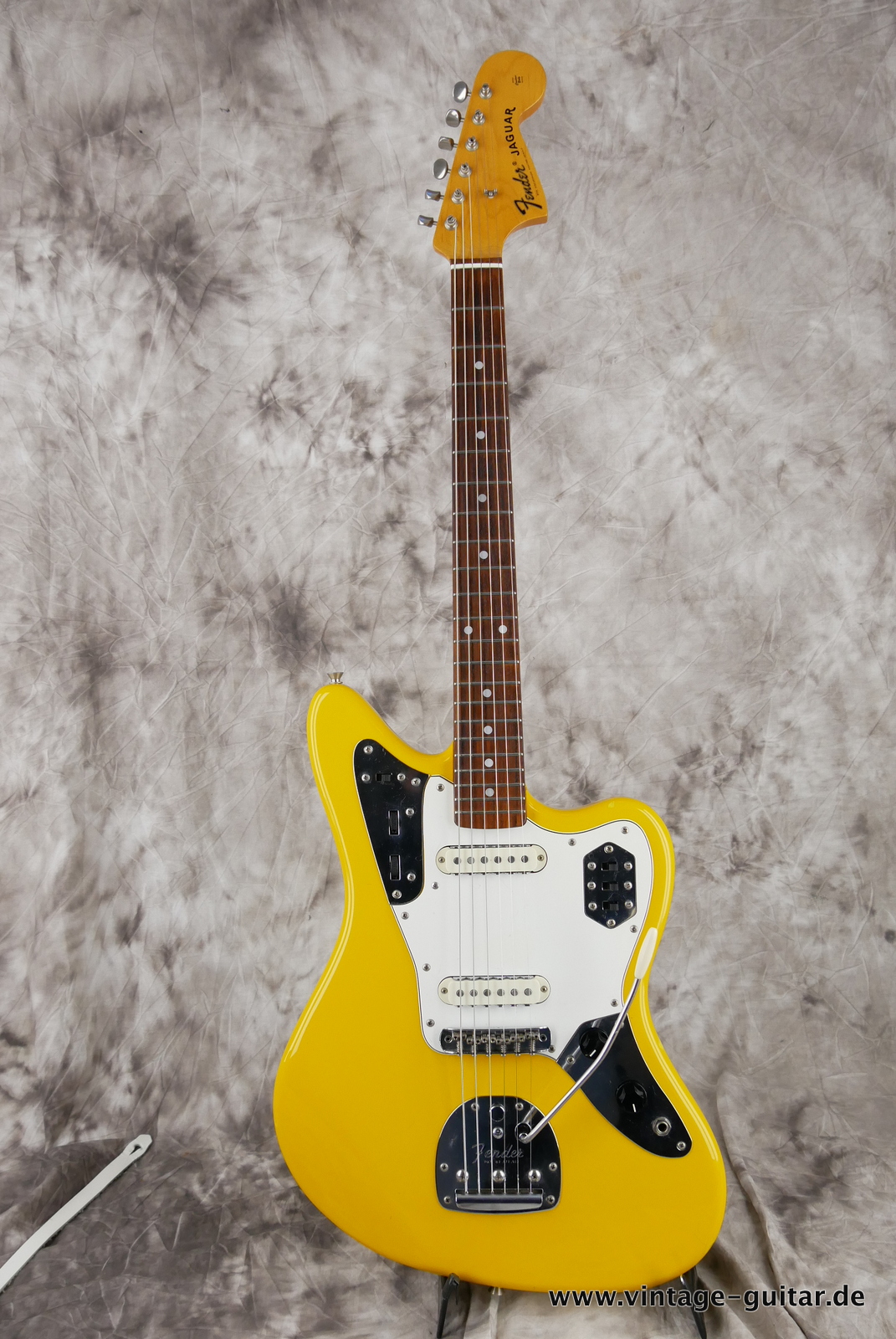 Fender-Jaguar-1998-rebel-yellow-001.JPG