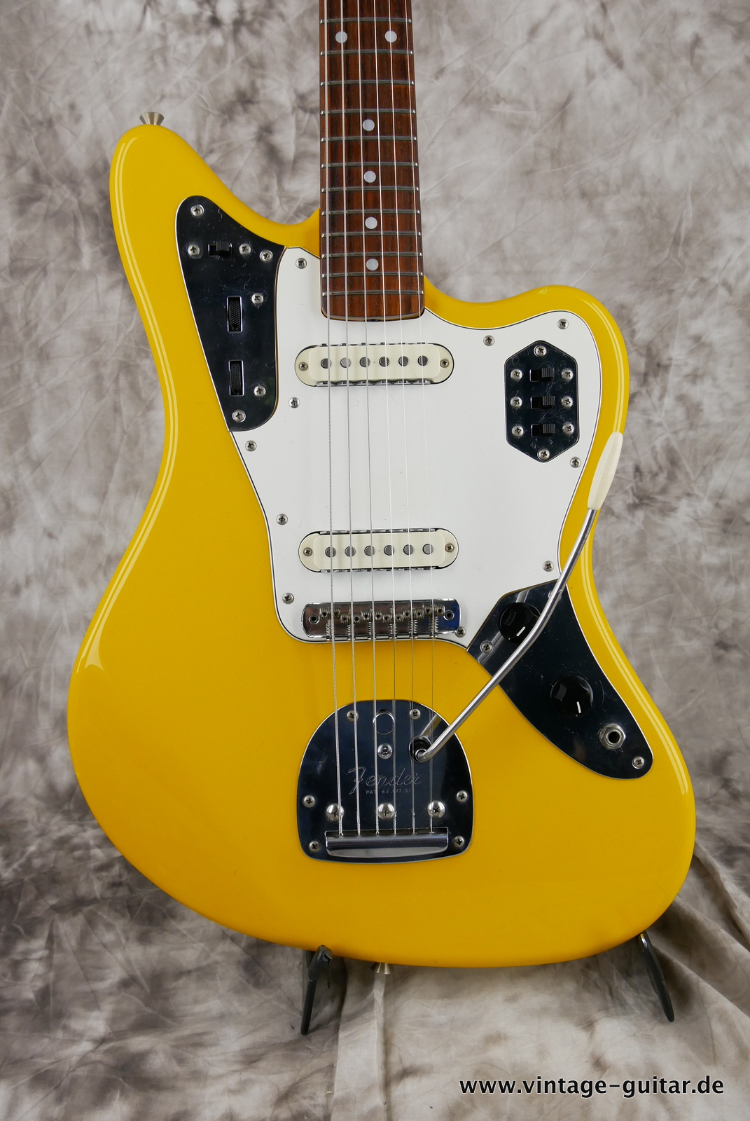 Fender-Jaguar-1998-rebel-yellow-002.JPG