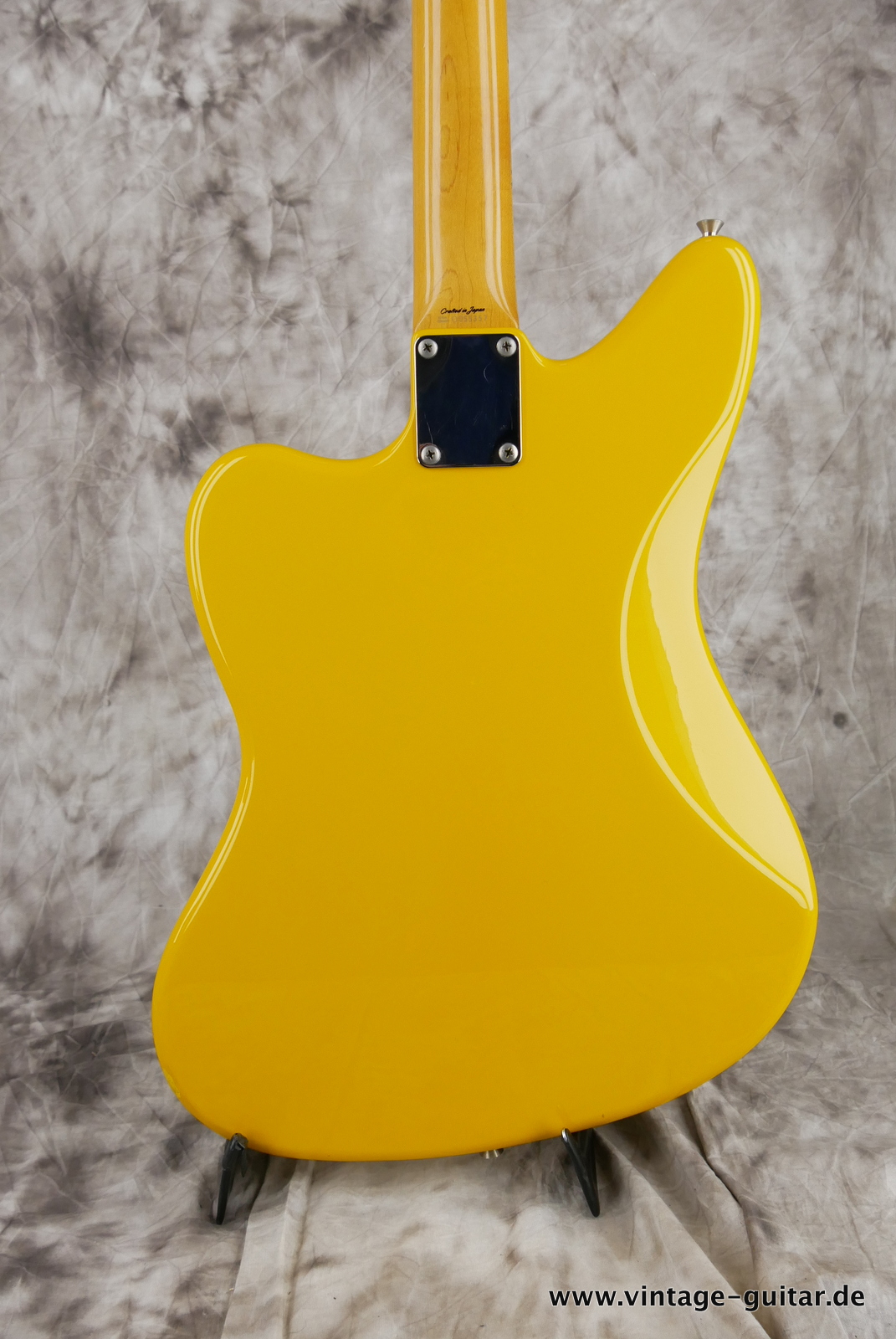 Fender-Jaguar-1998-rebel-yellow-004.JPG