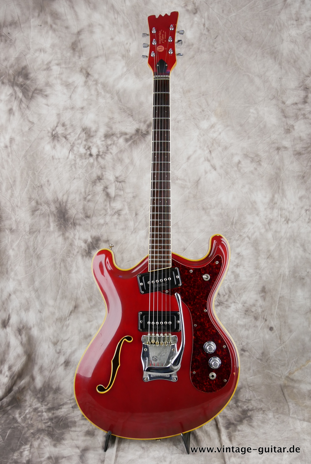 Mosrite-Combo-1968-red-001.JPG