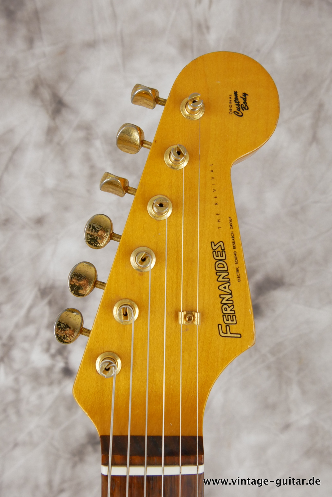 Fernandes-Stratocaster-Style-The-Revival-1980s-black-009.JPG