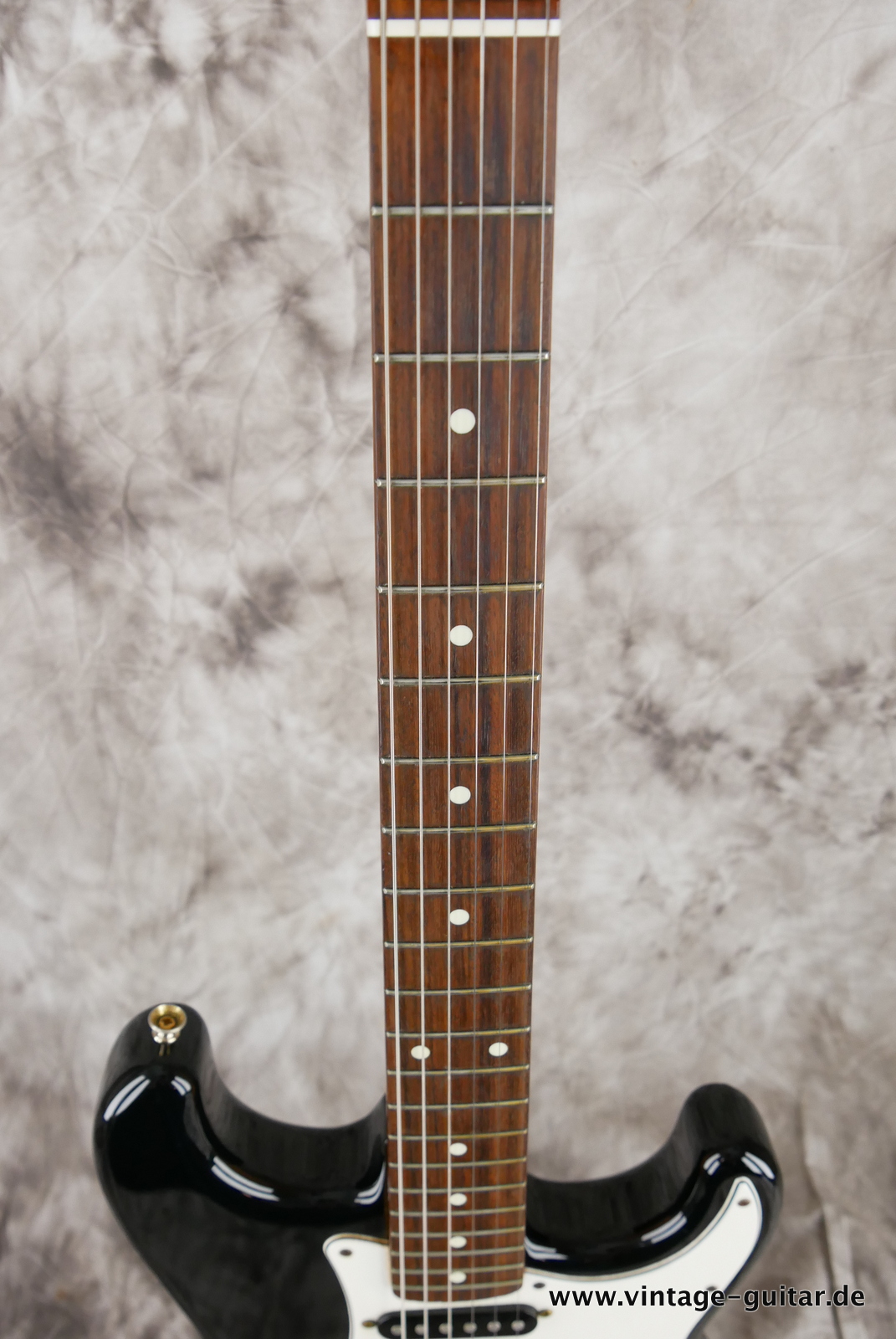 Fernandes-Stratocaster-Style-The-Revival-1980s-black-011.JPG