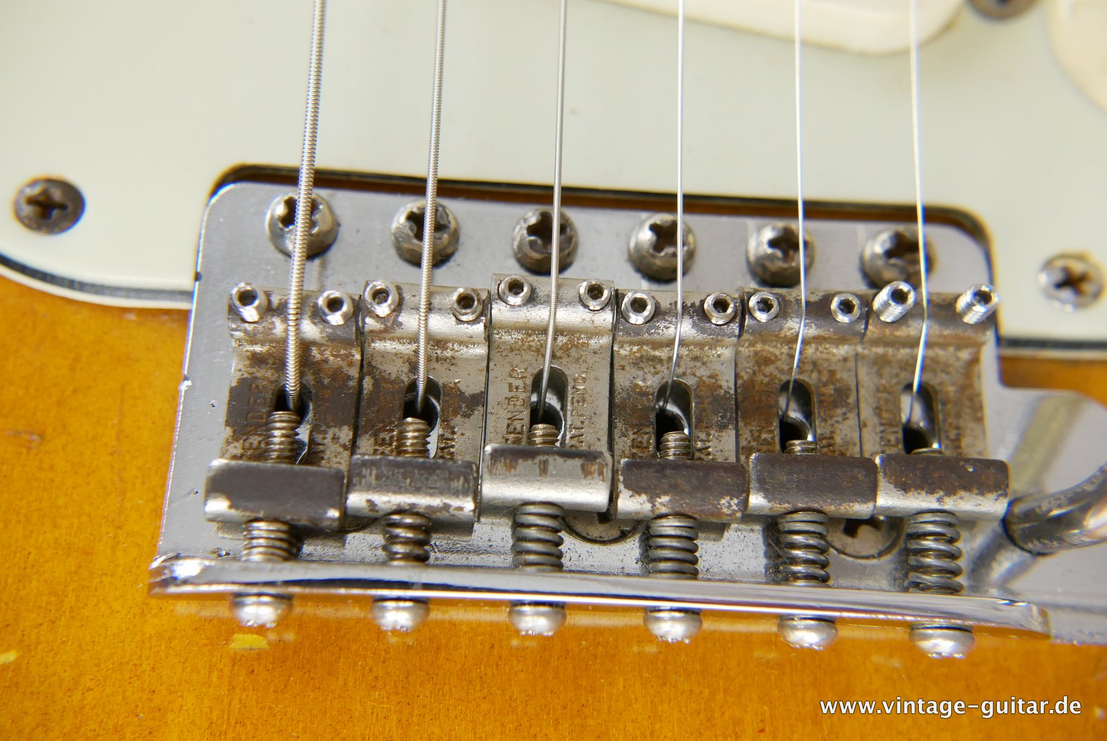 Fender-Stratocaster-1962-sunburst-016.JPG