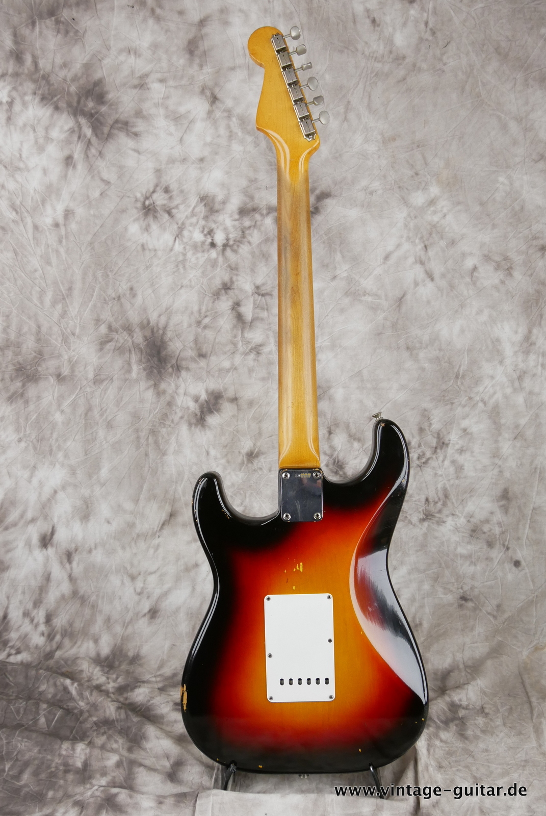 Fender_Stratocaster_sunburst_1963-002.JPG