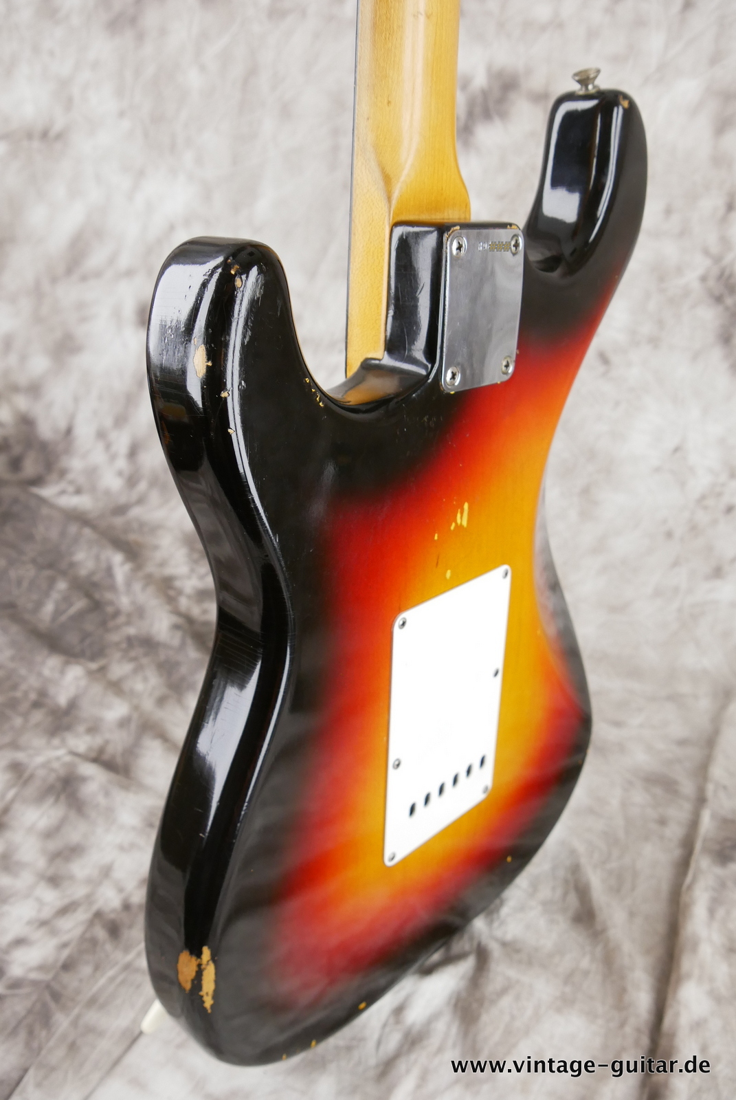 Fender_Stratocaster_sunburst_1963-007.JPG