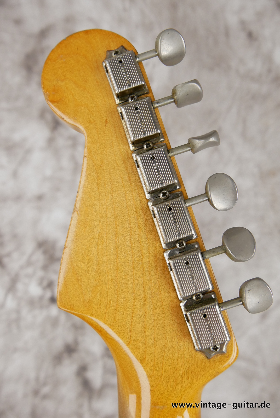Fender_Stratocaster_sunburst_1963-010.JPG