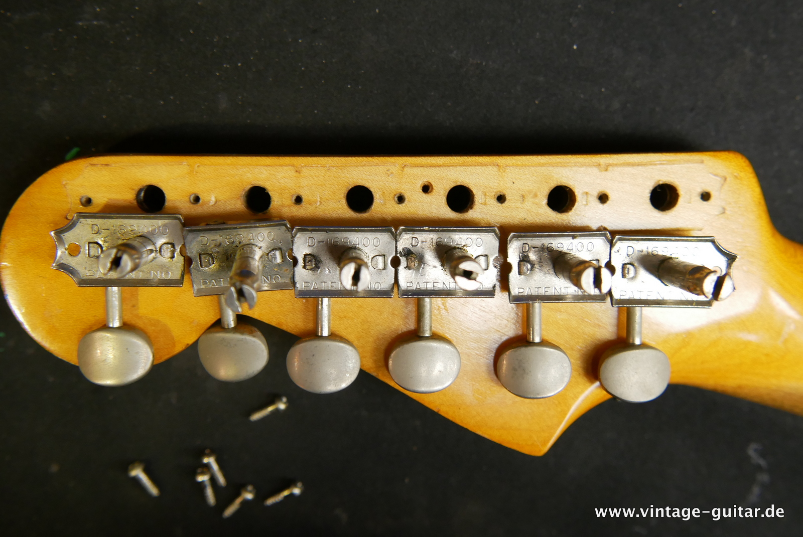 Fender_Stratocaster_sunburst_1963-036.JPG