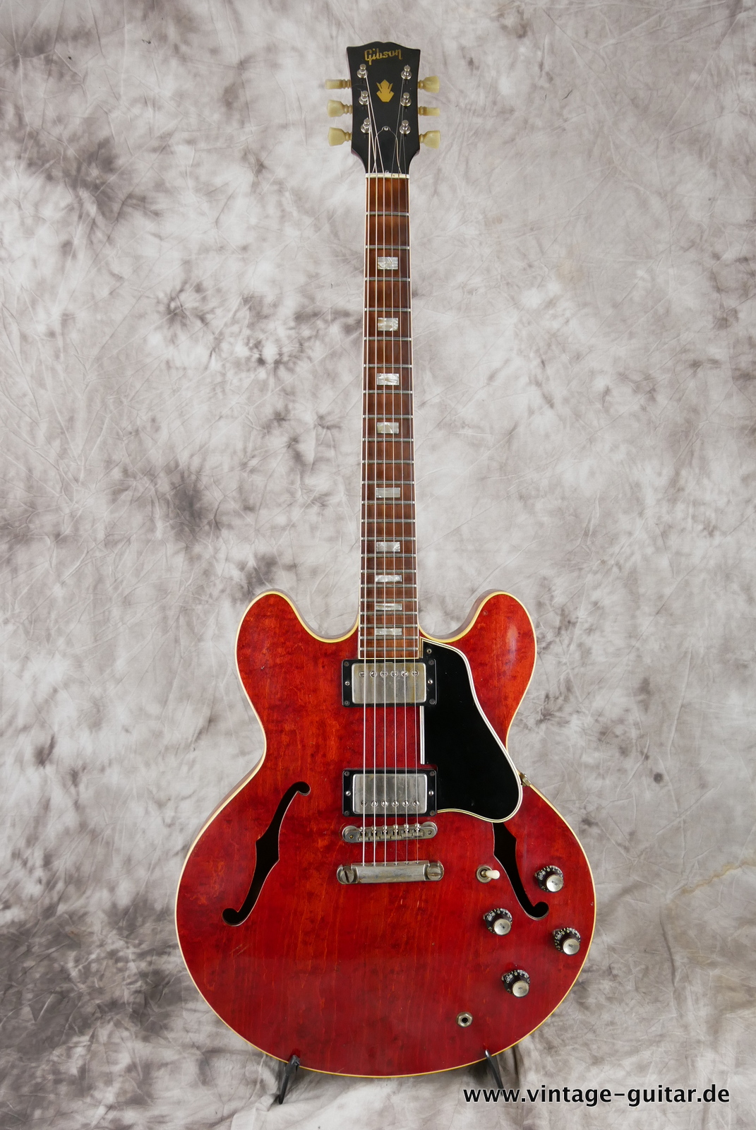 Gibson_ES_335_TDC_Stop_Tailpiece_cherry_1964-001.JPG