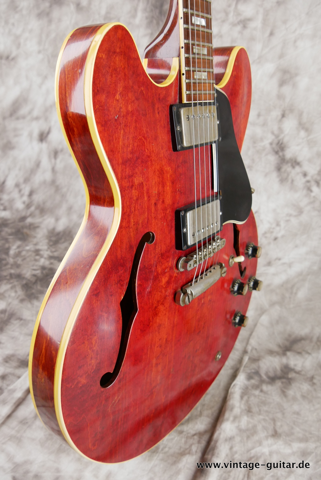 Gibson_ES_335_TDC_Stop_Tailpiece_cherry_1964-005.JPG