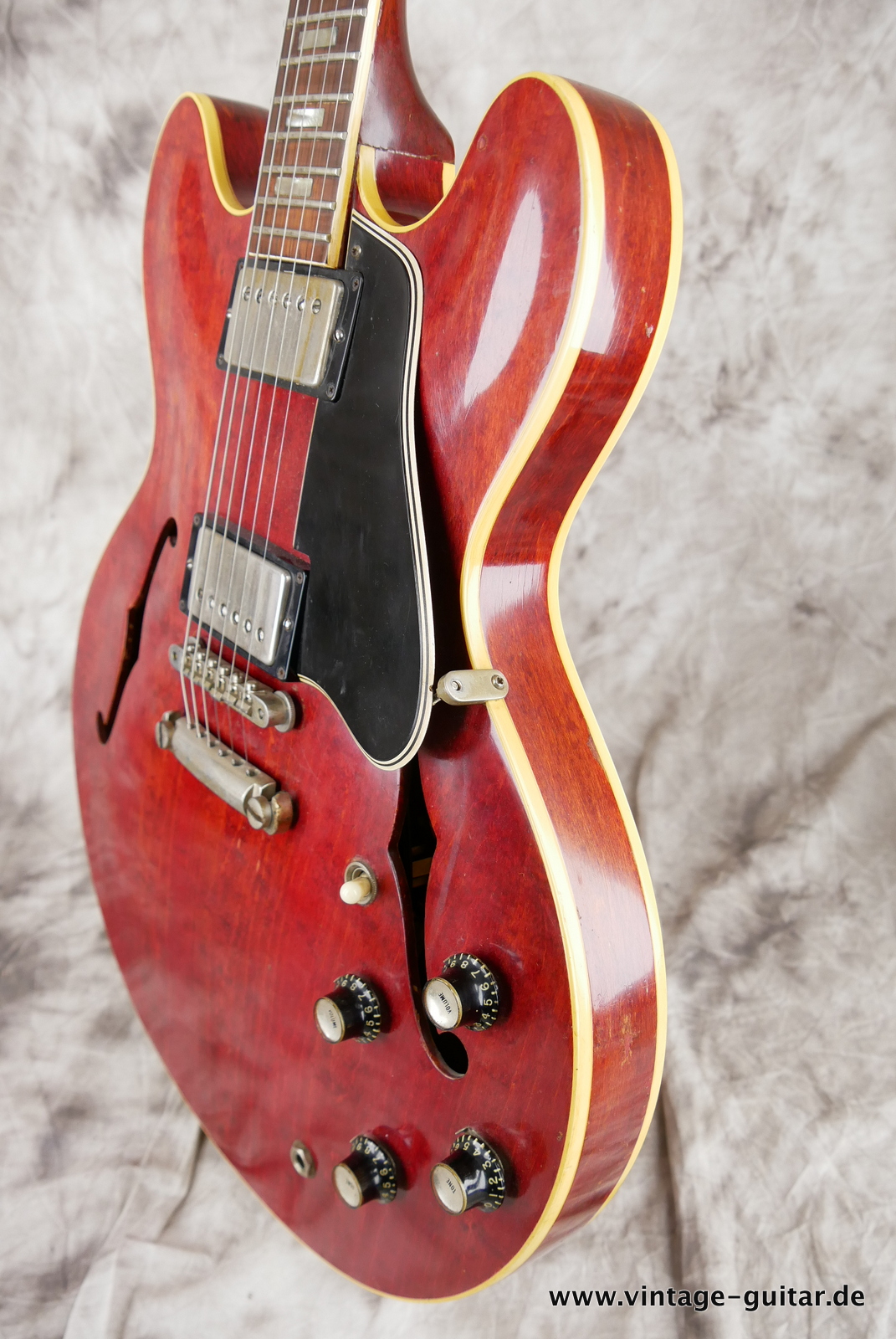 Gibson_ES_335_TDC_Stop_Tailpiece_cherry_1964-006.JPG