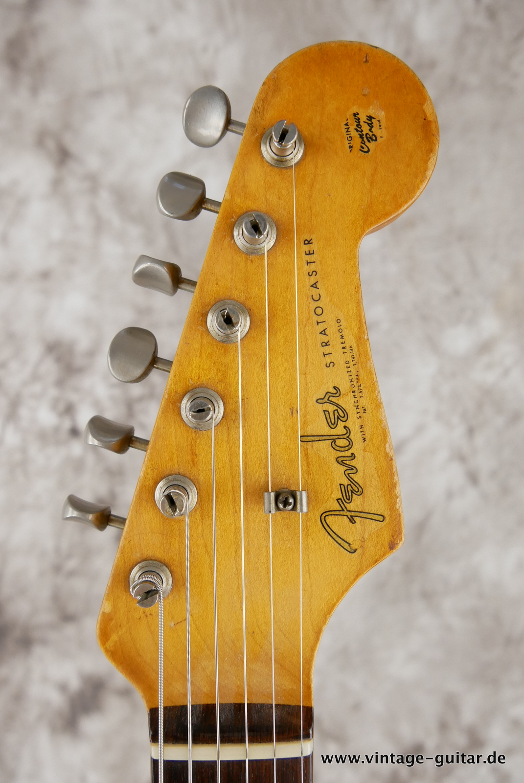 Fender_Stratocaster_fiesta_red_refinished_1961-009.JPG