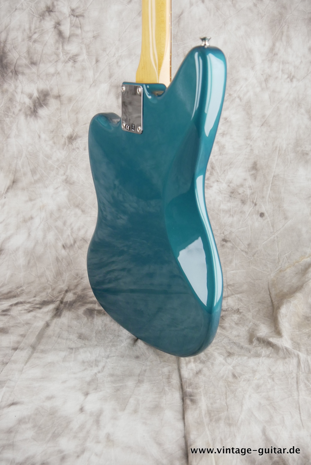 Fender-Jaguar-Vintera-60s-2020-ocean-turquoise-008.JPG