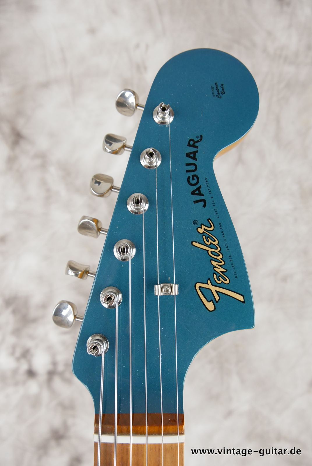 Fender-Jaguar-Vintera-60s-2020-ocean-turquoise-009.JPG