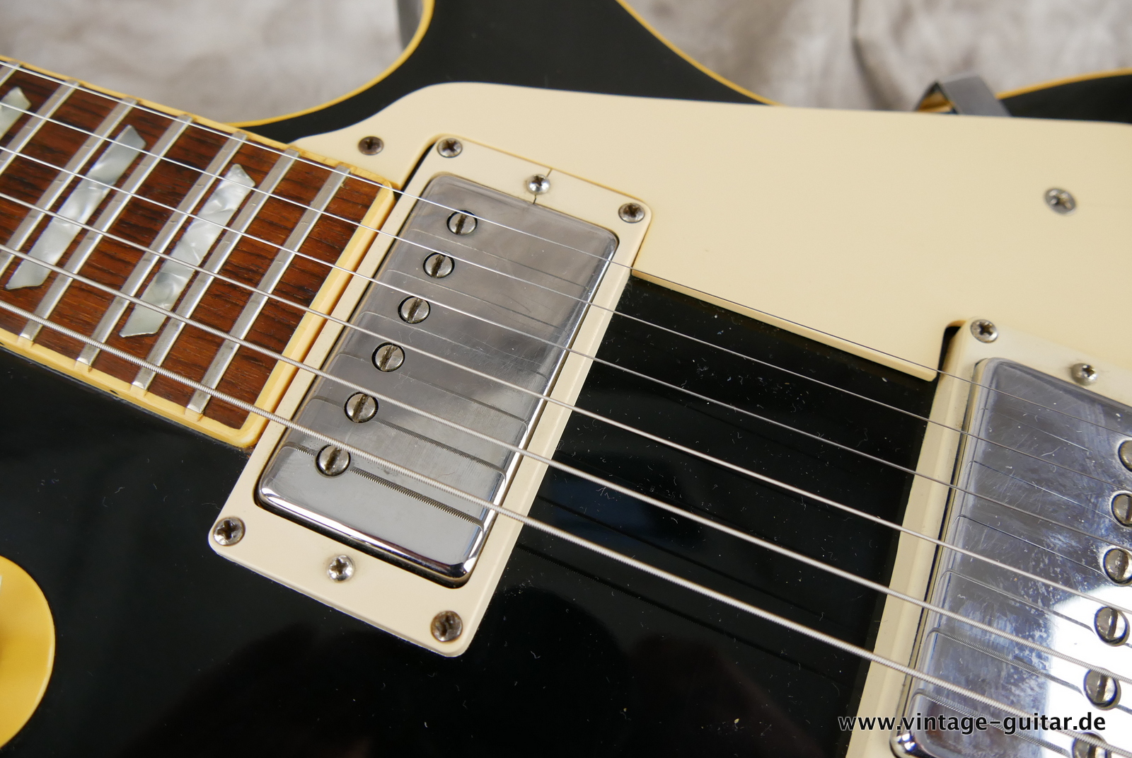 Gibson-Les-Paul-Standard-1980-black-013.JPG
