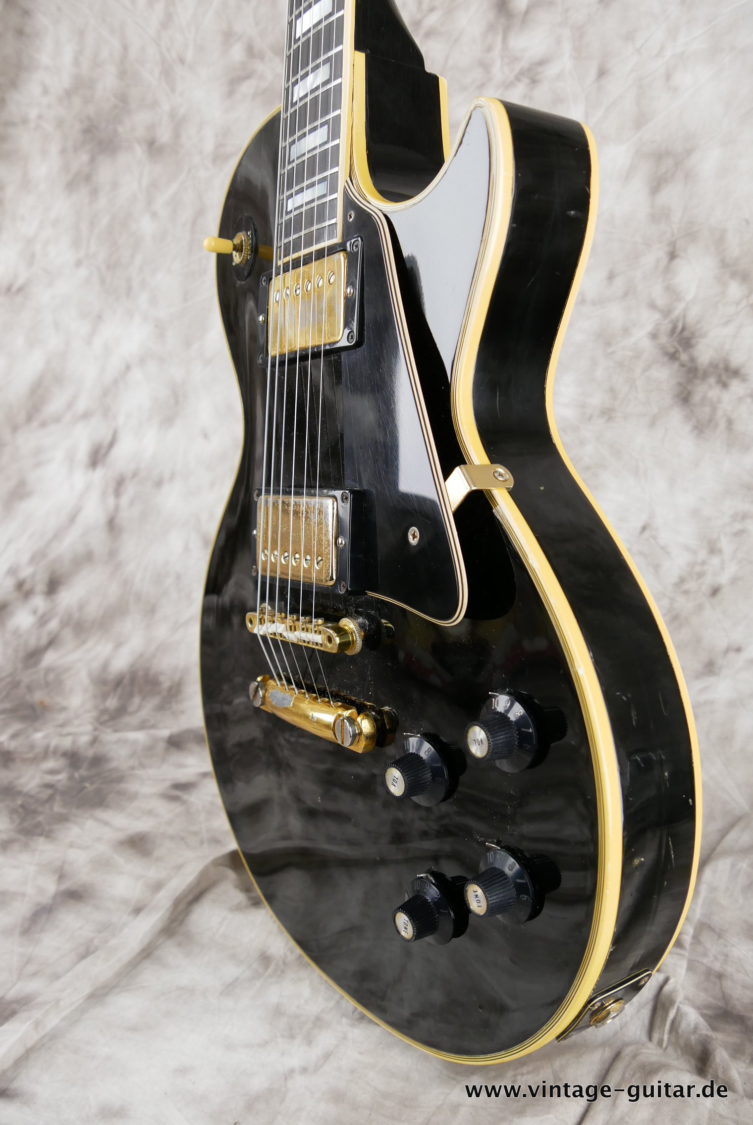 Gibson-Les-Paul-Custom-Black-Beauty-fretless-wonder-1971-006.JPG