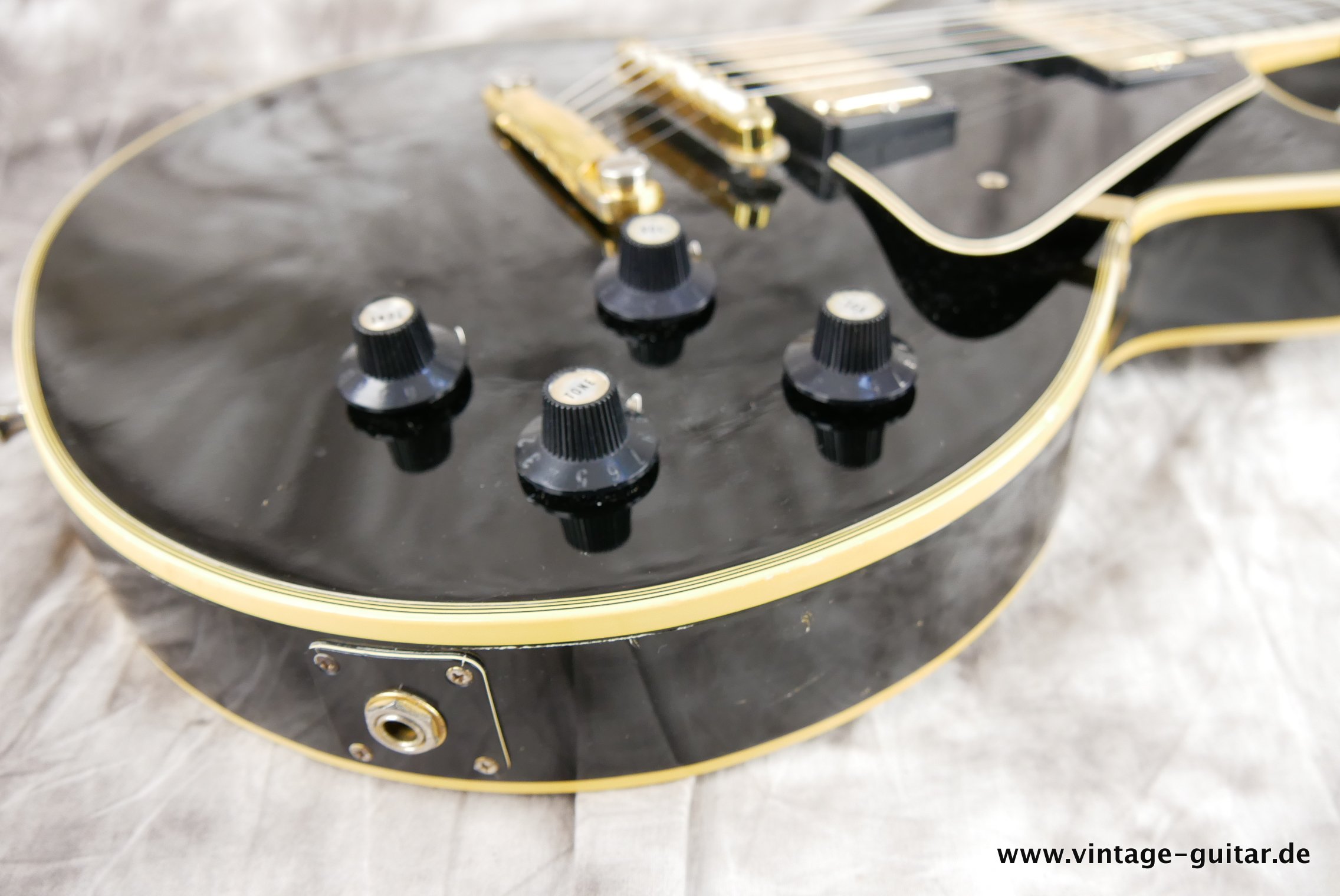 Gibson-Les-Paul-Custom-Black-Beauty-fretless-wonder-1971-018.JPG