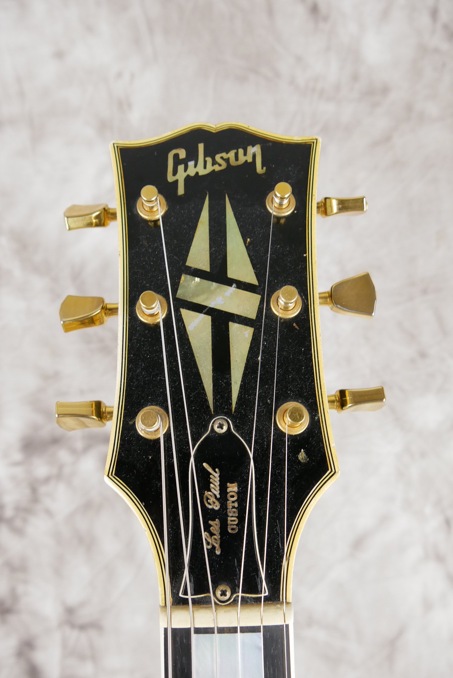 Gibson-Les-Paul-Custom-1969-one-piece-body-and-neck-009.JPG