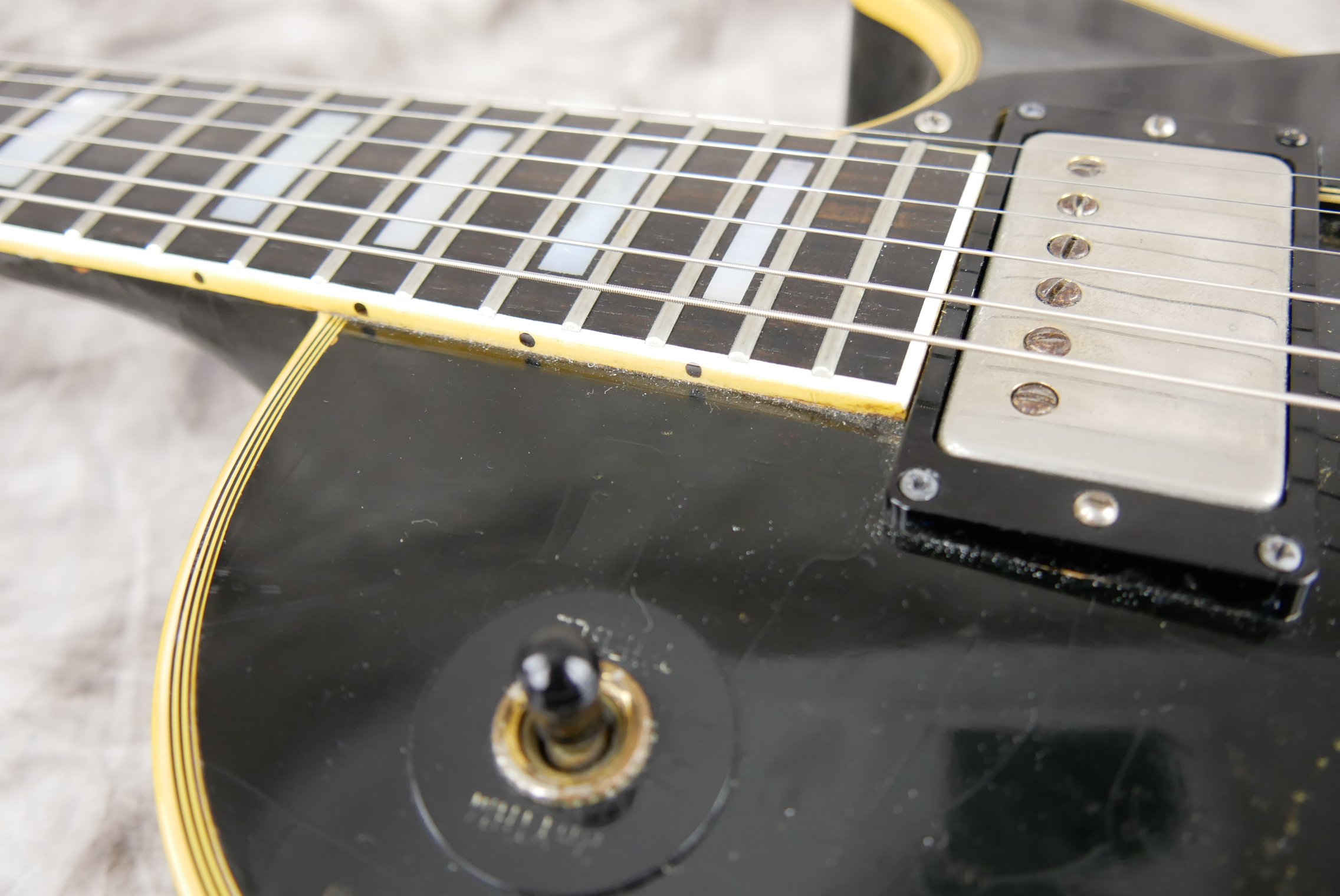 Gibson-Les-Paul-Custom-1969-one-piece-body-and-neck-014.JPG