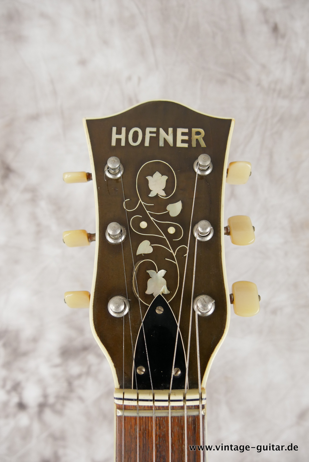 Hoefner-Verithin-lefthand-1964-cherry-009.JPG