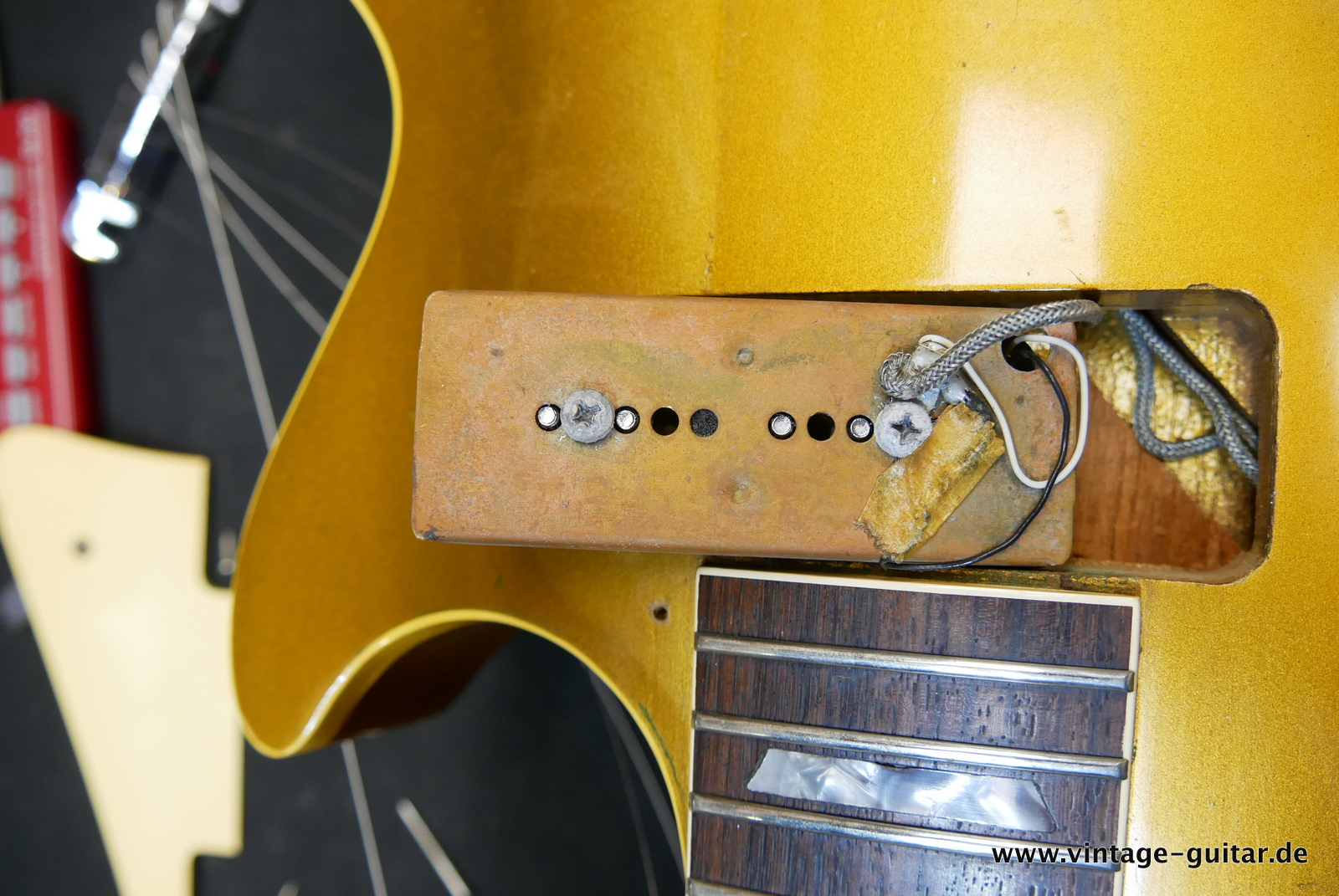 Gibson_Les_Paul_Standard_P_90_Goldtop_1969-027.JPG