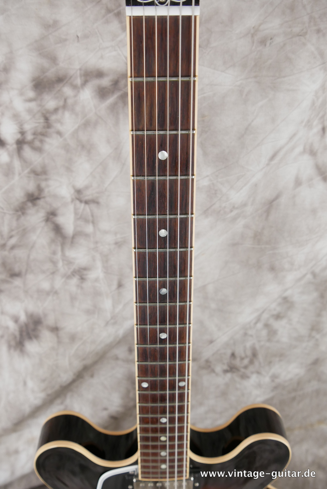 Gibson-ES335-Lefthand-2013-vintage-sunburst-011.JPG