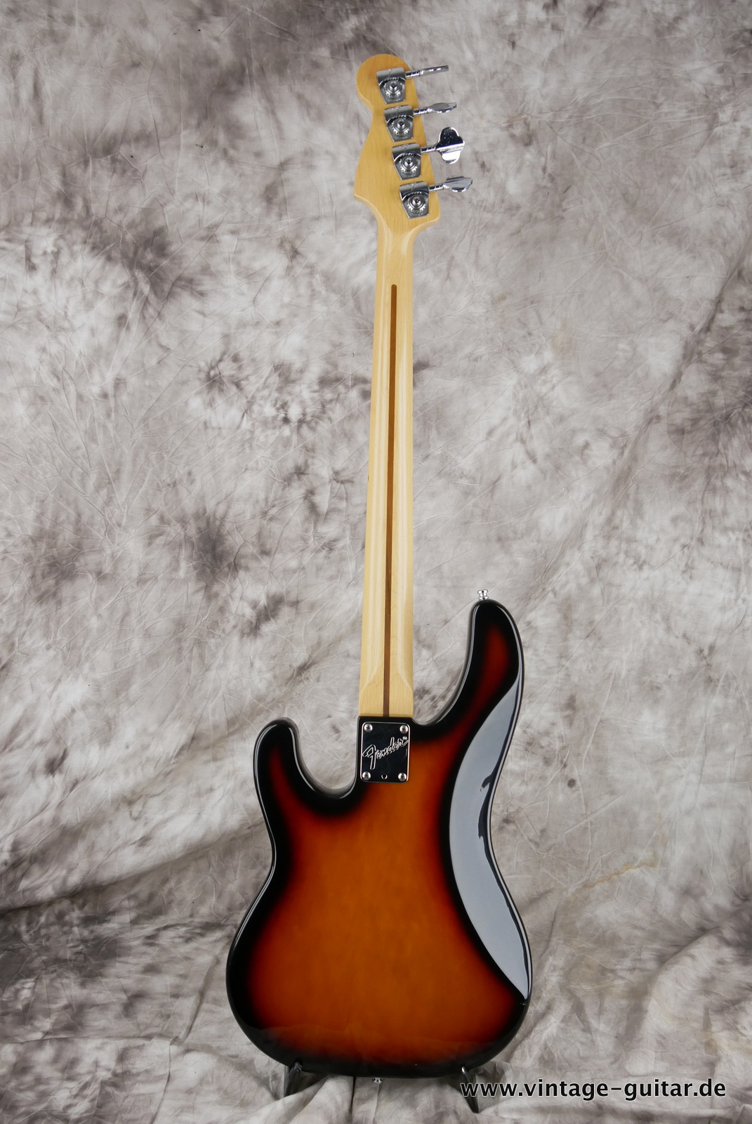 Fender_Precision_plus_USA_sunburst_1992-002.JPG
