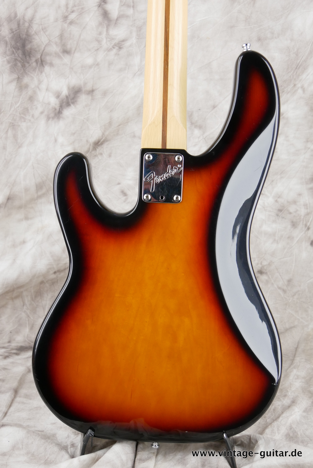 Fender_Precision_plus_USA_sunburst_1992-004.JPG