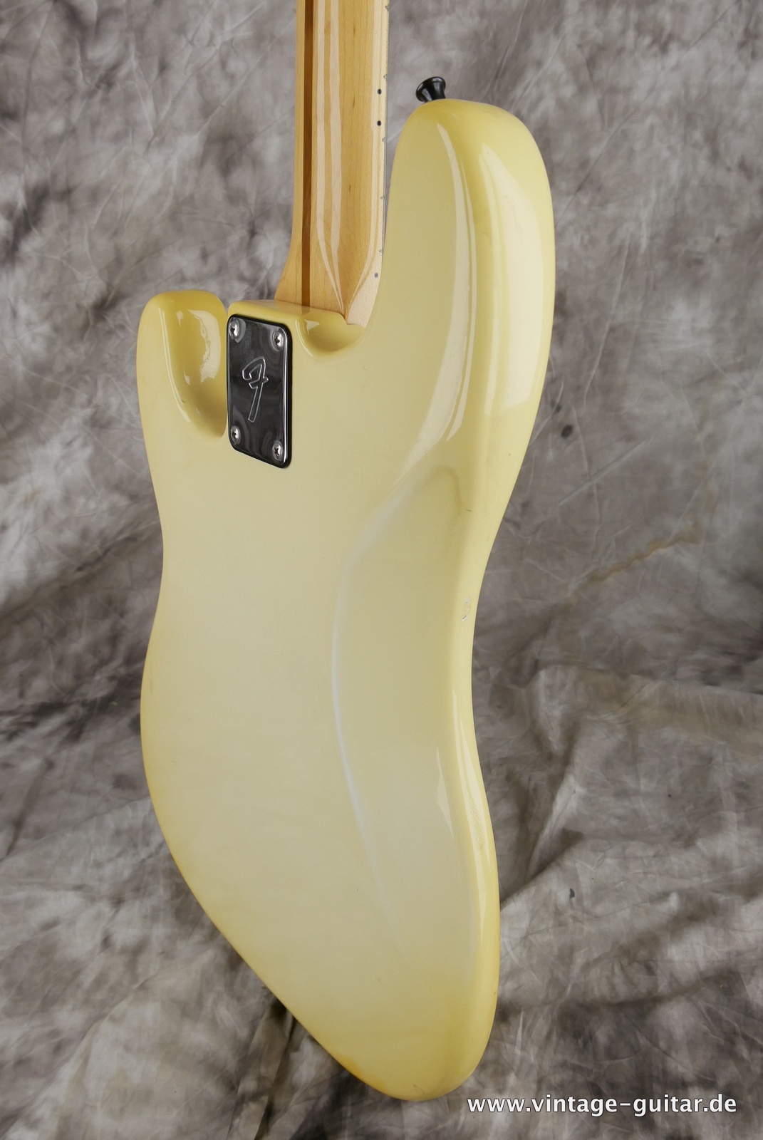 Fender_Precision_USA_olympic_white_1979-008.JPG