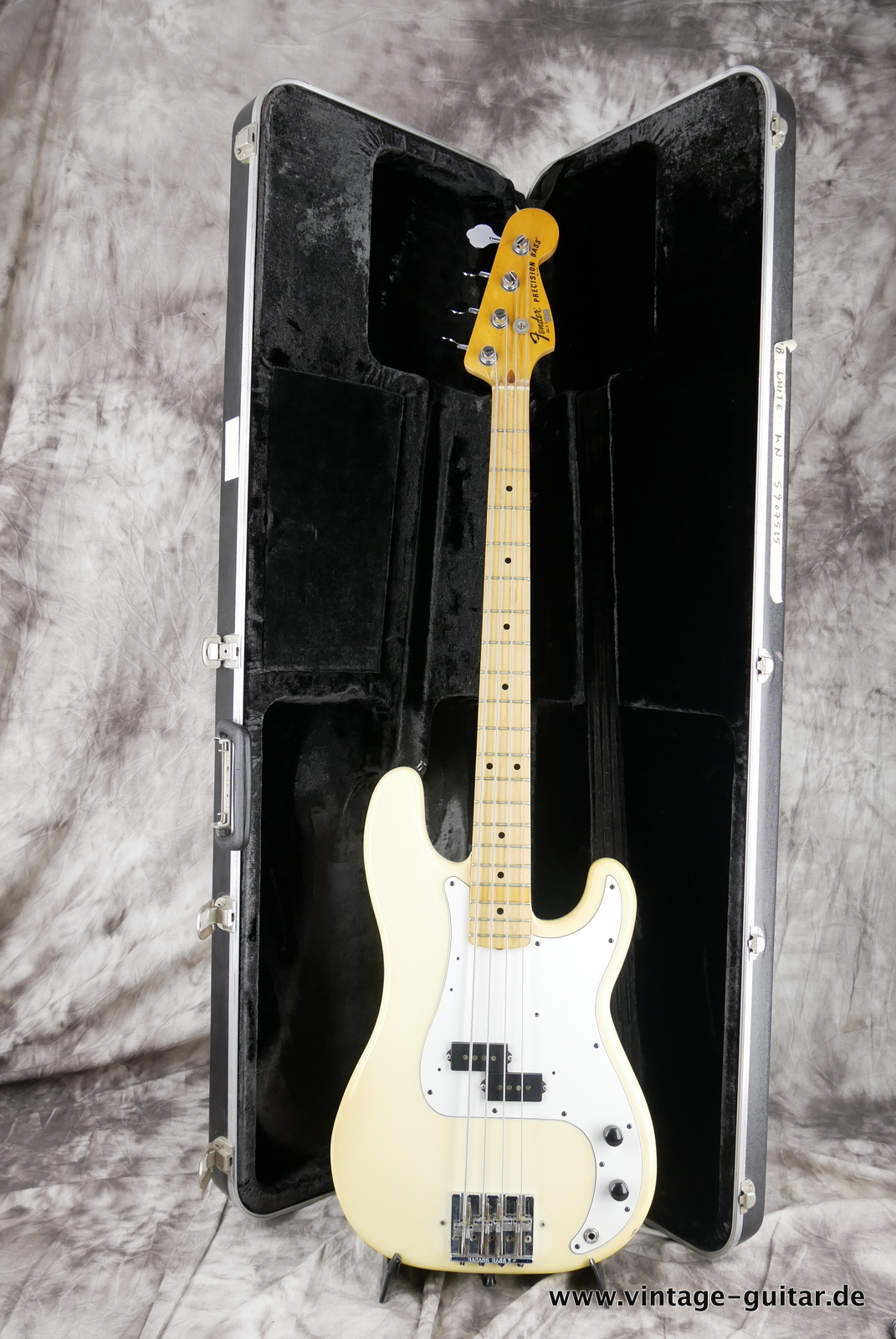 Fender_Precision_USA_olympic_white_1979-013.JPG