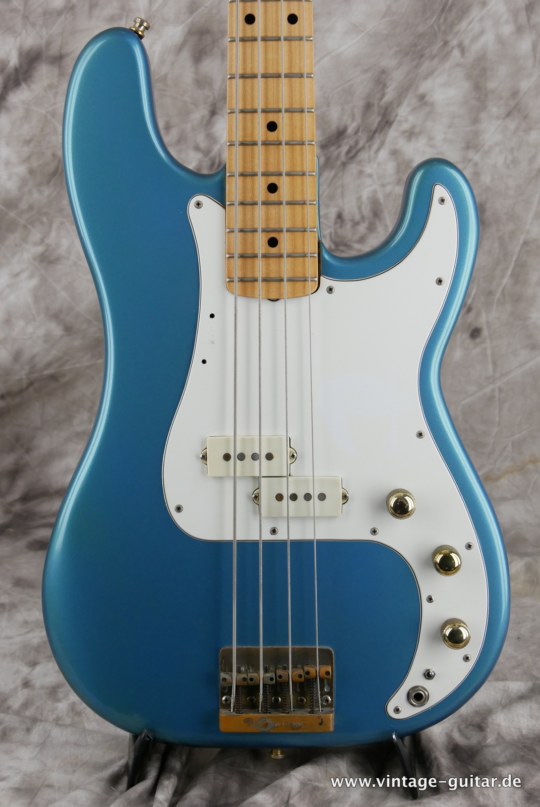 Fender_Precision_Special_USA_lake_placid_blue_1983-003.JPG