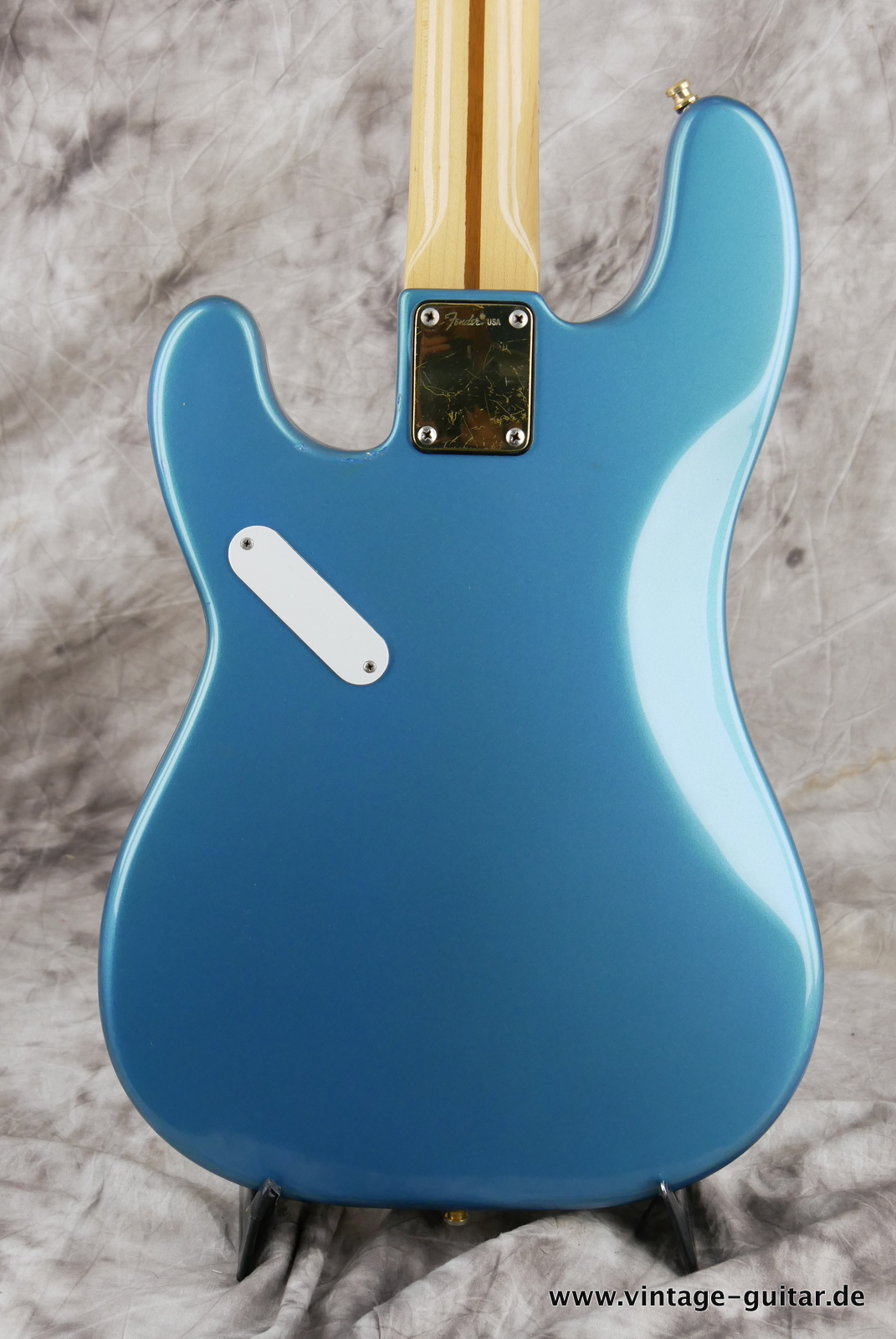 Fender_Precision_Special_USA_lake_placid_blue_1983-004.JPG