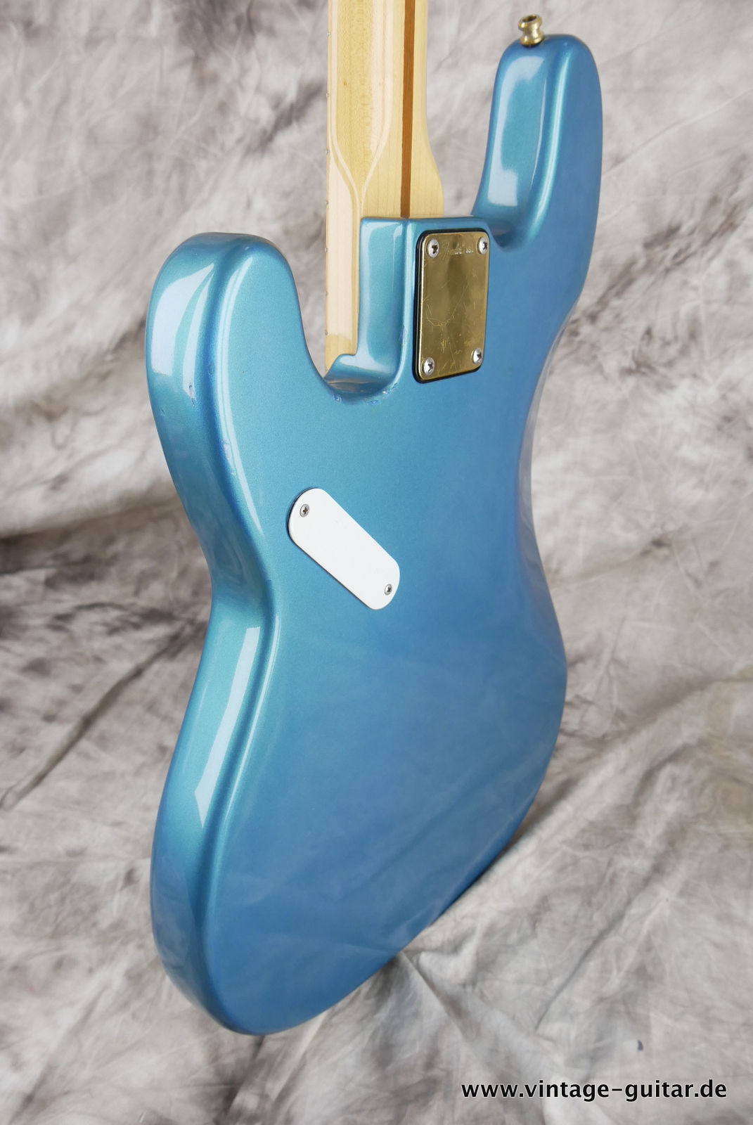 Fender_Precision_Special_USA_lake_placid_blue_1983-007.JPG