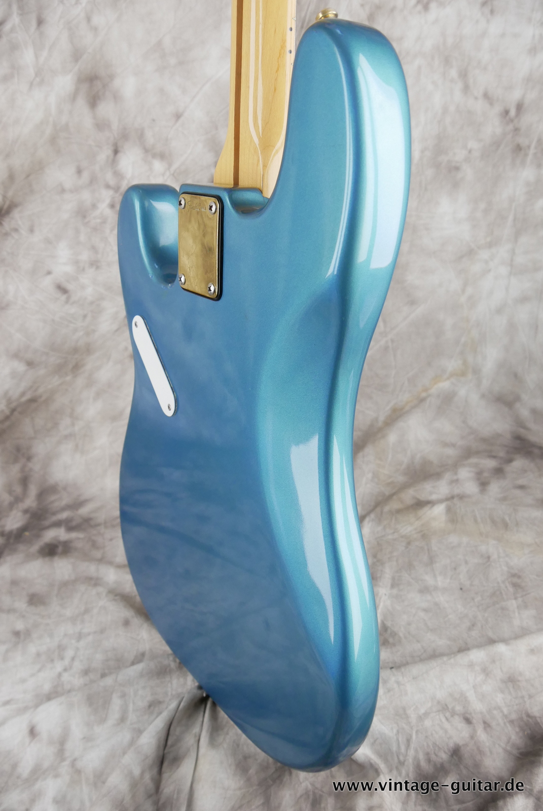 Fender_Precision_Special_USA_lake_placid_blue_1983-008.JPG