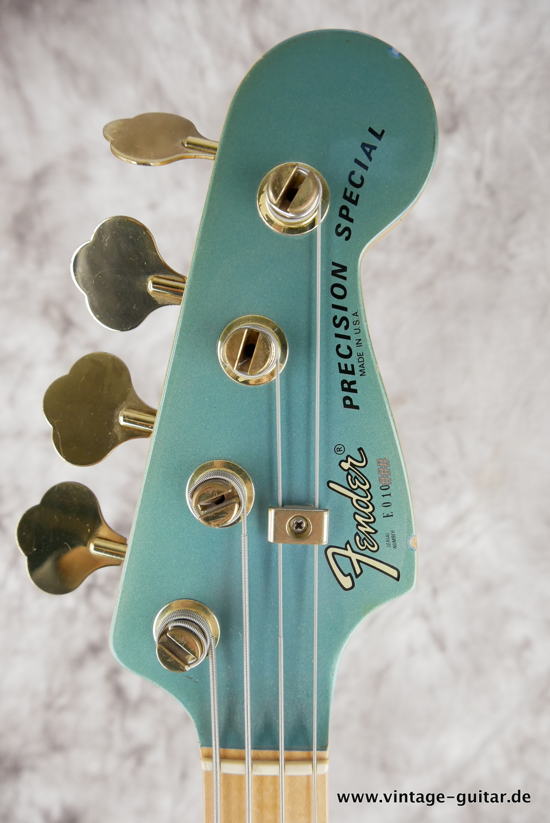Fender_Precision_Special_USA_lake_placid_blue_1983-009.JPG