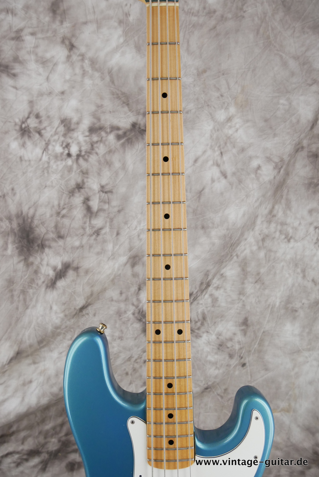 Fender_Precision_Special_USA_lake_placid_blue_1983-011.JPG