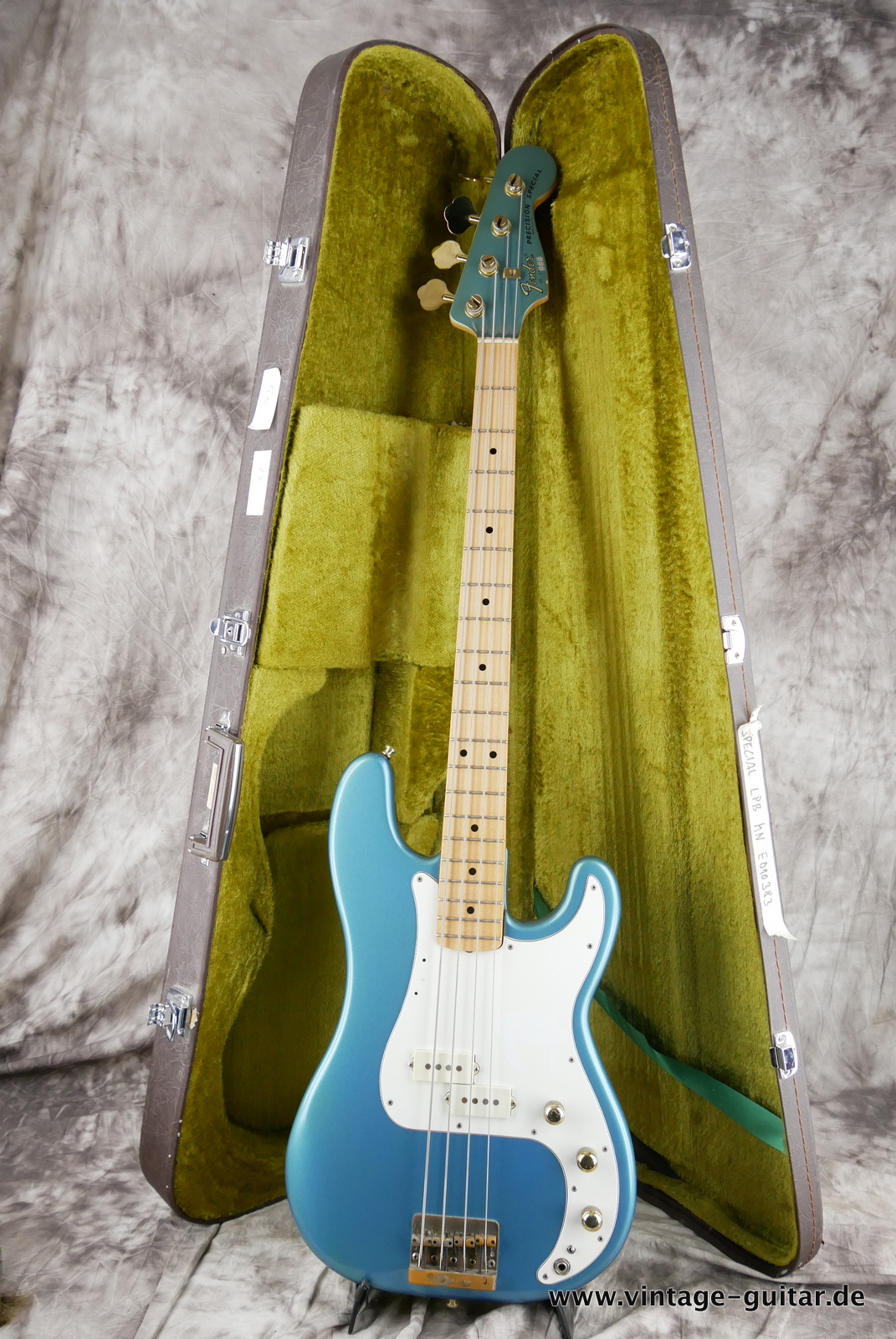 Fender_Precision_Special_USA_lake_placid_blue_1983-013.JPG