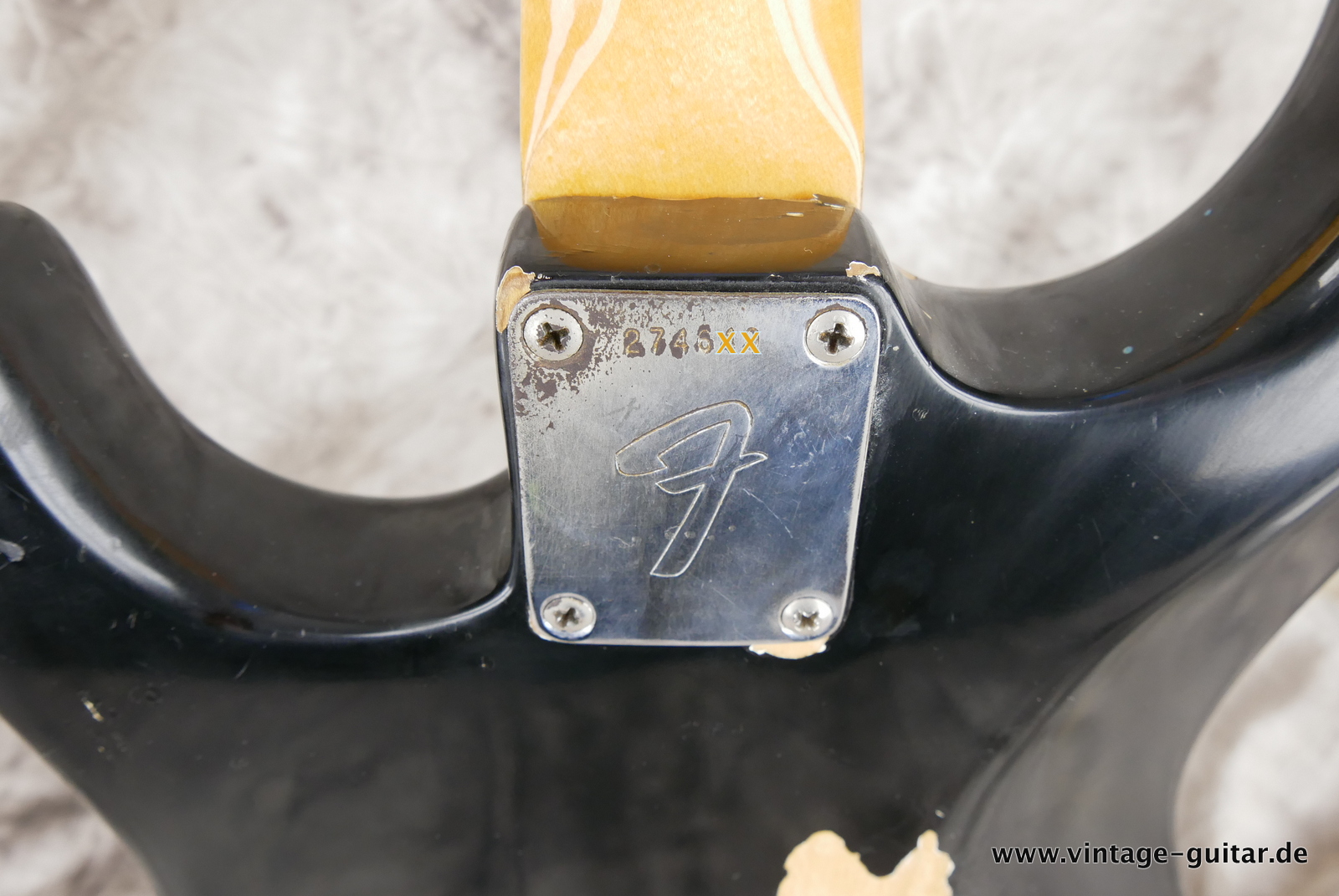 Fender-stratocaster-1969-black-009.JPG