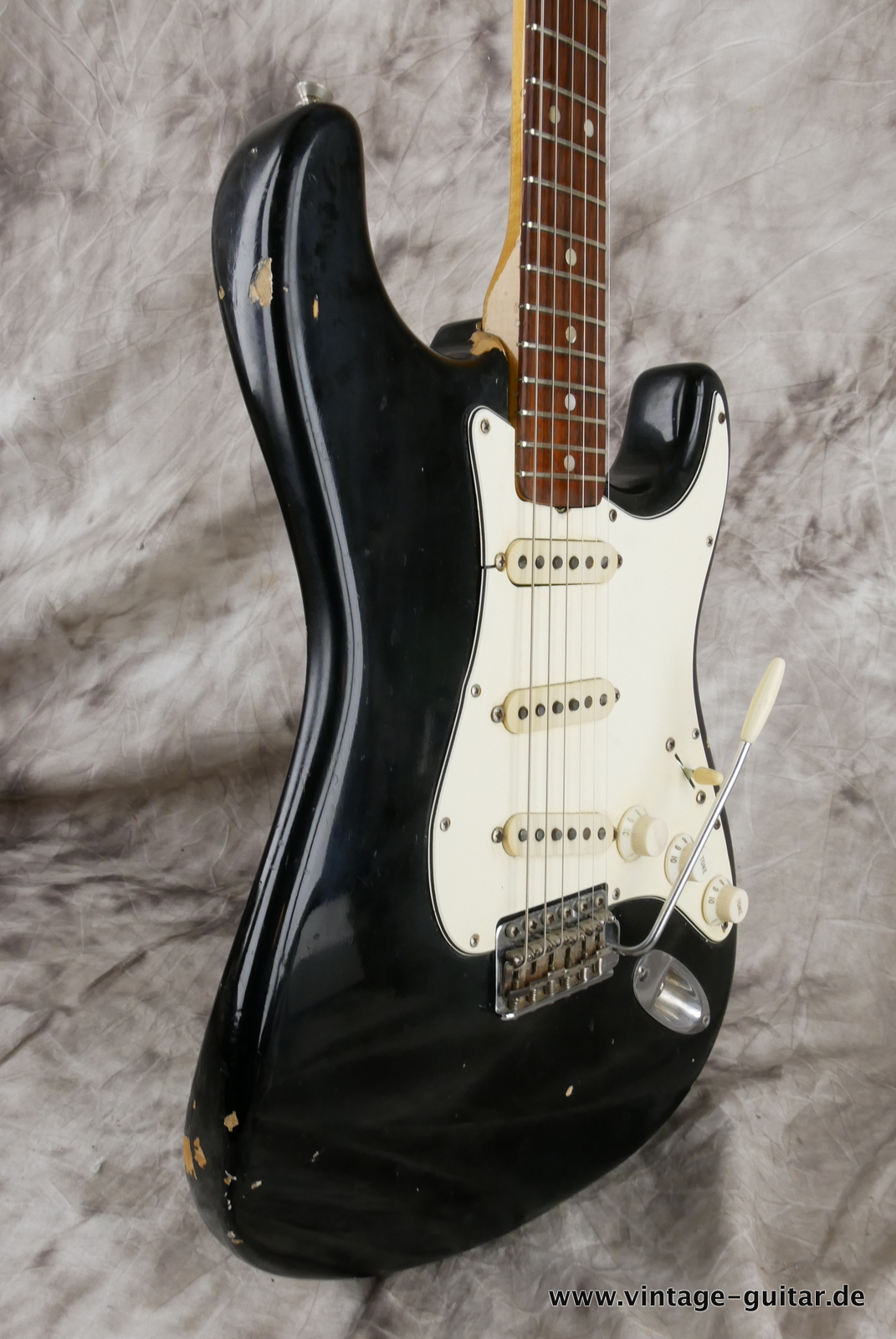 Fender-stratocaster-1969-black-012.JPG