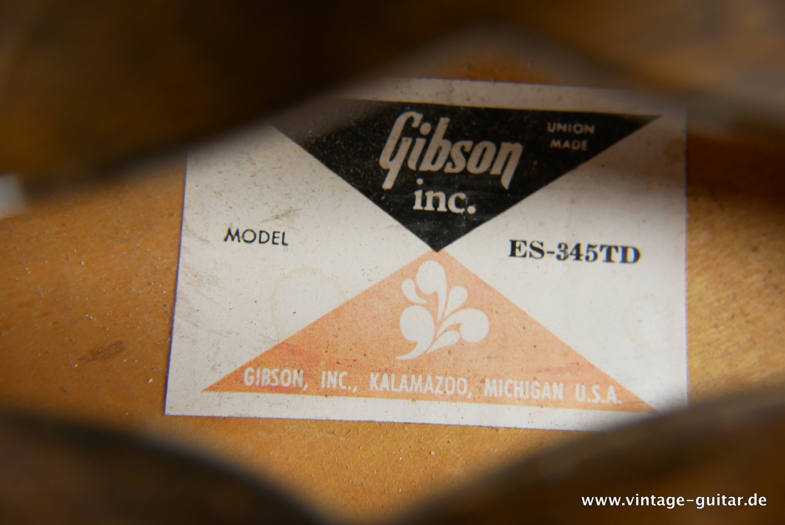 Gibson_ES_345_TD_walnut_1978-027.JPG