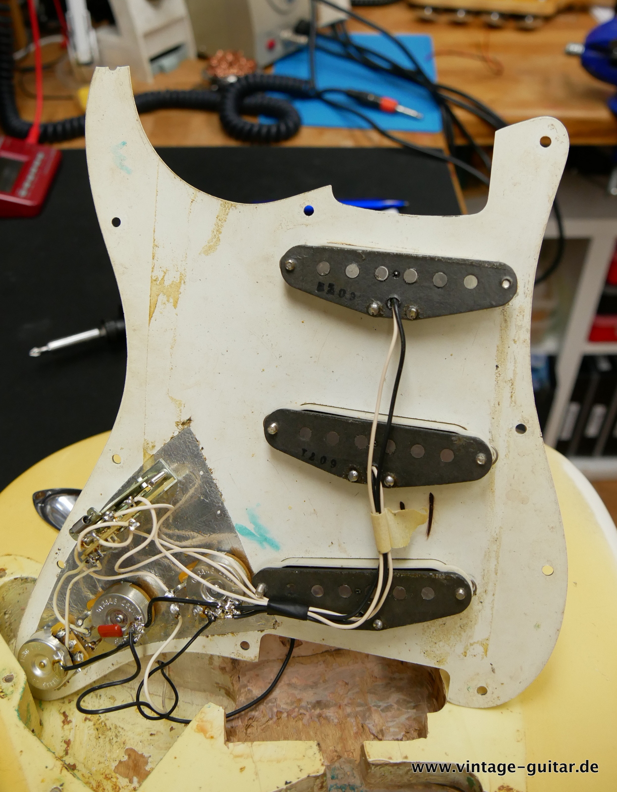 Fender-Stratocaster-hardtail-1972-olympic-white-029.JPG