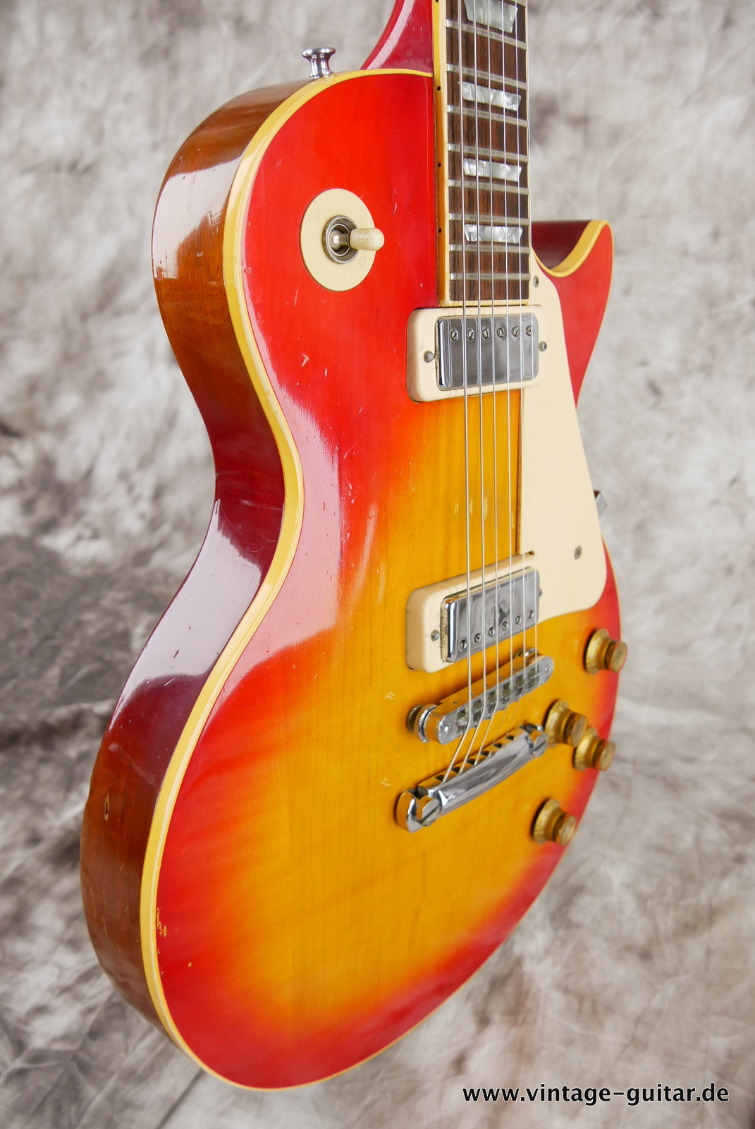 Gibson_Les_Paul_Deluxe_cherry_sunburst_1978-005.JPG