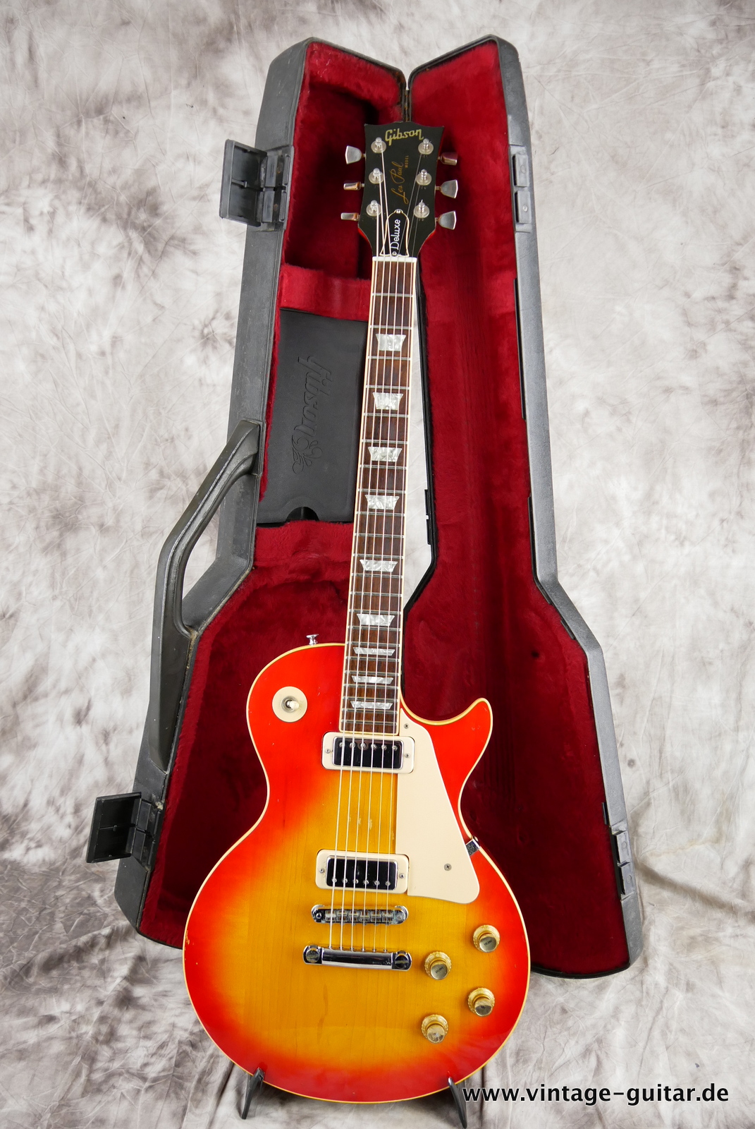 Gibson_Les_Paul_Deluxe_cherry_sunburst_1978-019.JPG