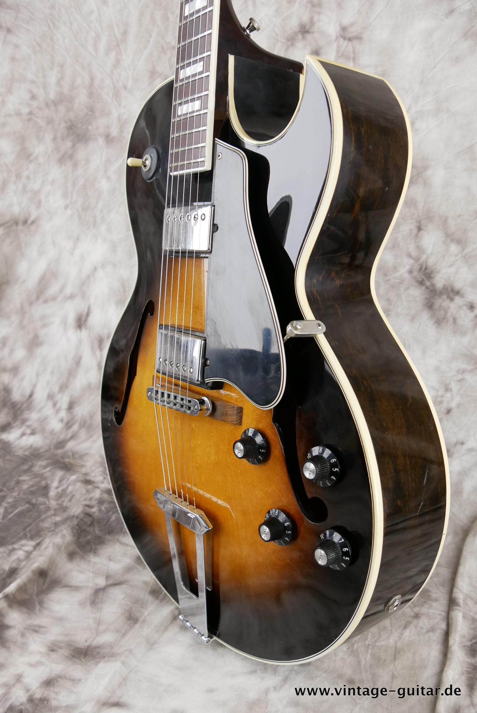 Gibson-ES-175-D-1979-sunburst-006.JPG